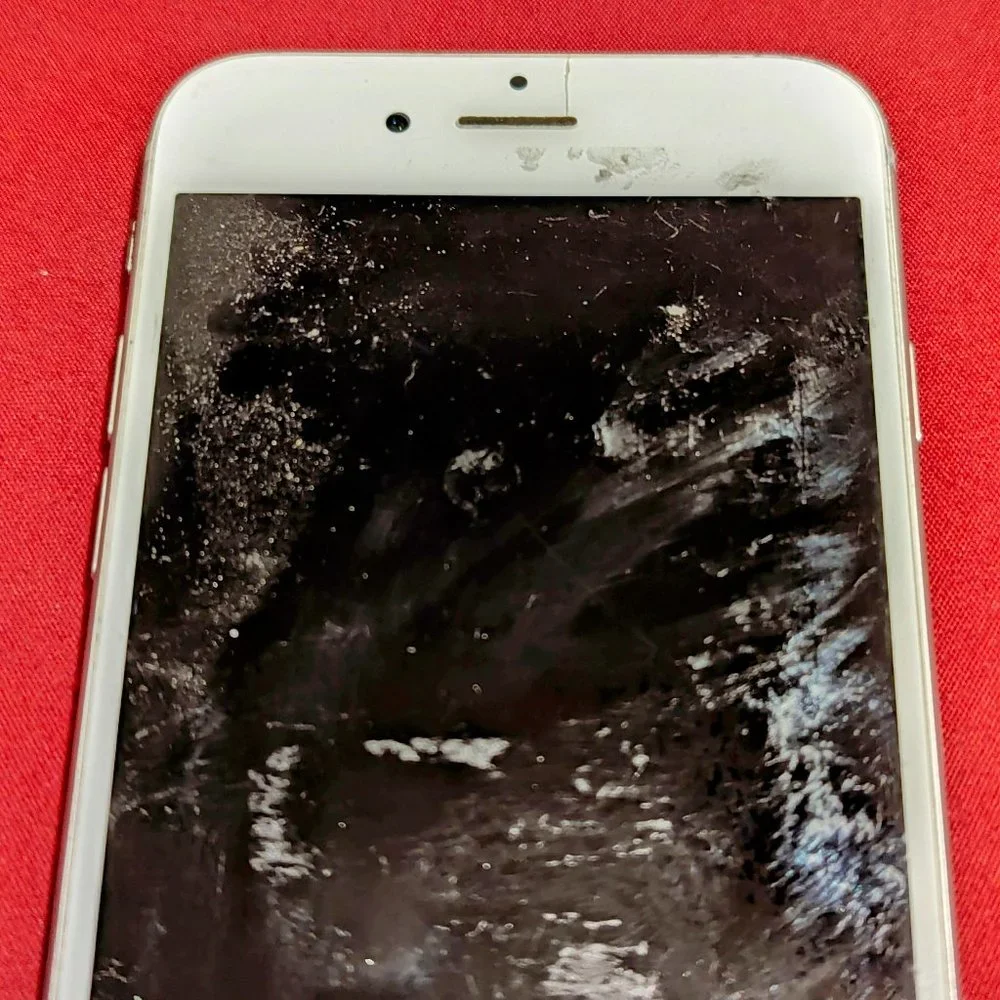 iPhone 6 (A1586) - 16 GB #18 (For parts)***